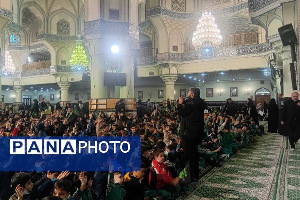 حضور دانش‌آموزان ناحیه دو شهرری در مراسم نوگلان فاطمی