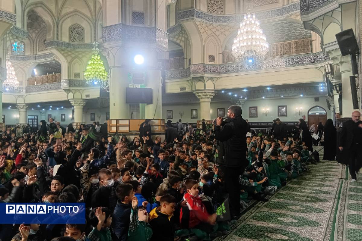 حضور دانش‌آموزان ناحیه دو شهرری در مراسم نوگلان فاطمی