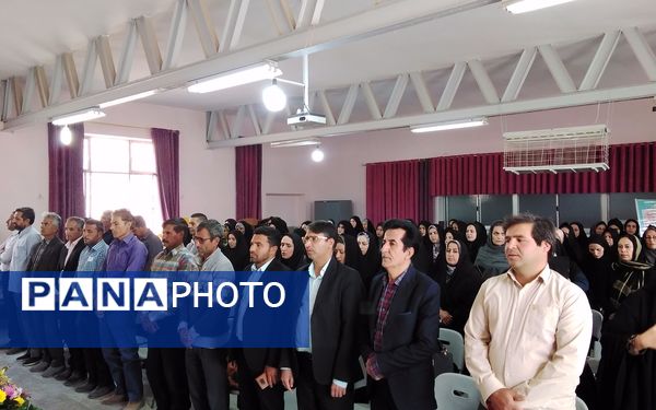 انتخابات انجمن اولیاء و مربیان در دبیرستان نمونه اندیشه شهرستان کاشمر