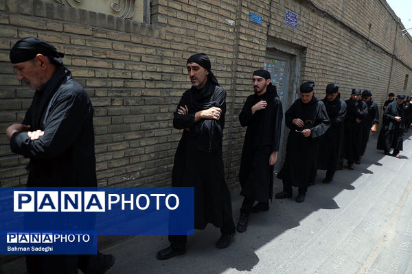  عزاداری روز تاسوعای حسینی در هیات سقاهای همدانی مقیم مرکز