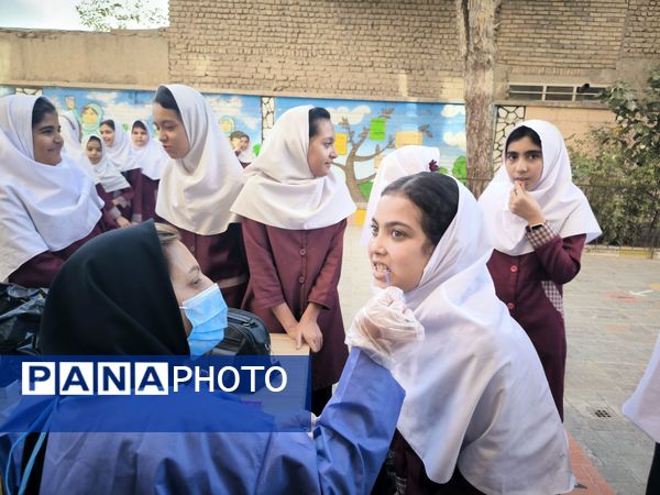 وارنیش فلوراید در دبستان شطیطه2