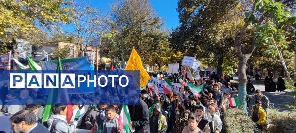 طنین شعارهای ضد استکباری در شاندیز