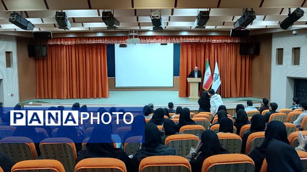 برگزاری محفل شعر در دانشگاه یاسوج