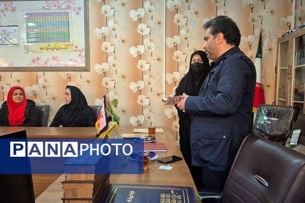  تجلیل از آموزگاران فعال طرح “حامی” در مدرسه هدی  شهرقدس