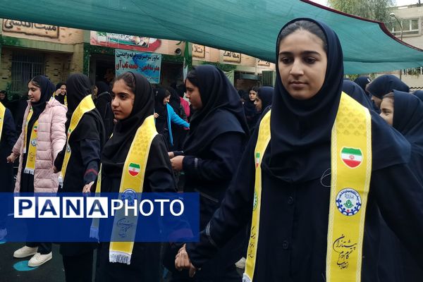 اجرای مانور زلزله در دبیرستان حاج علی اکبر گراشی ناحیه 3 شیراز