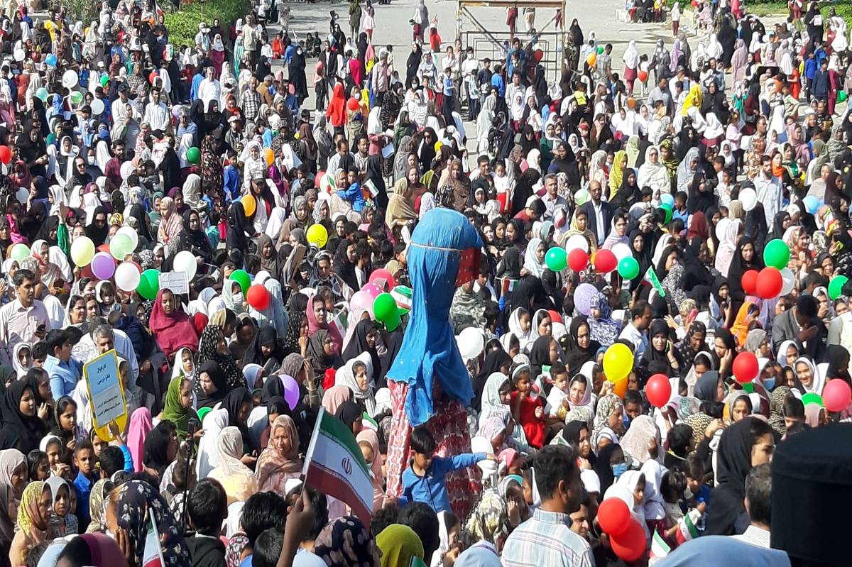 کارناوال بزرگ سومین جشنواره ملی تئاتر درسی ایران در میناب برگزار شد