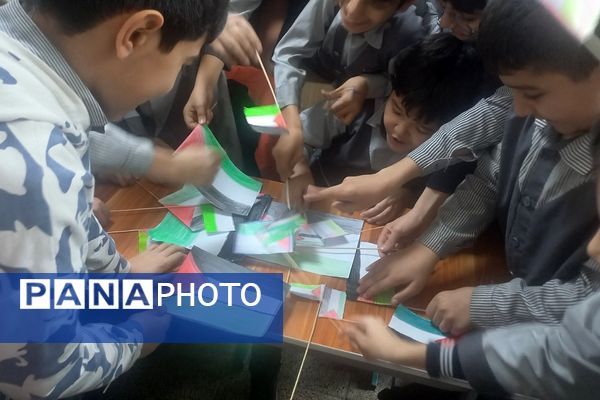 حضور پرشور دانش‌آموزان مدارس ناحیه 2 شهرری در جشن پیروزی مردم غزه 