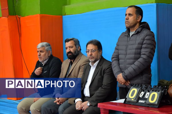 رونمایی از کف‌پوش نوین سالن هفده شهریور و آغاز مسابقات فوتسال ابتدایی منطقه۱۴