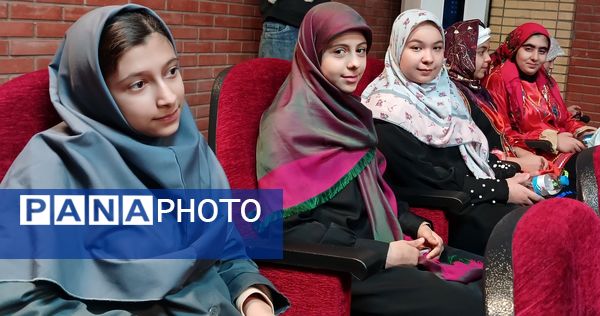 تقدیر از دانش‌آموزان فعال محمدشهری در زمینه‌های فرهنگی و هنری