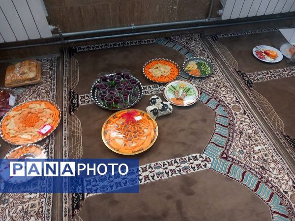 جشنواره میوه آرایی در مدرسه شهید غلامی خلیل آباد 