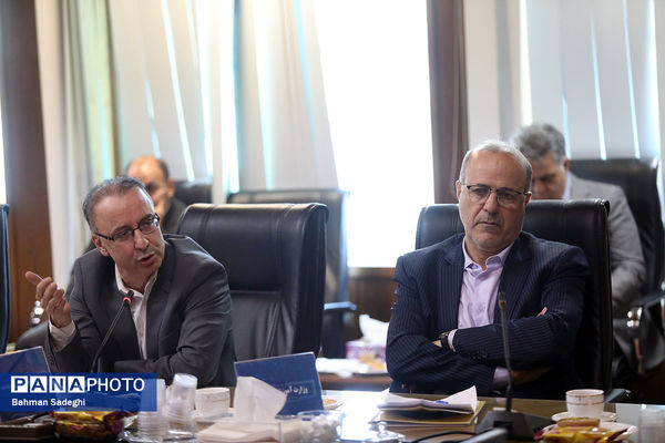 نشست مشترک مرکز پژوهش‌های مجلس شورای اسلامی و معاونان و مدیران امور مجلس وزارتخانه ها