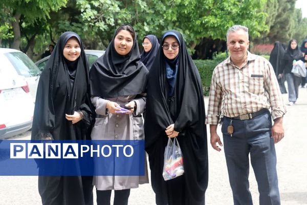 غوغای دانشگاه فردوسی مشهد در روز کنکور ۱۴۰۴