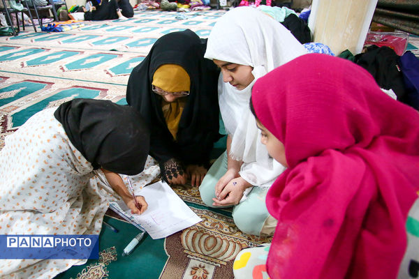 اعتکاف دانش‌آموزی در مسجد قائمیه