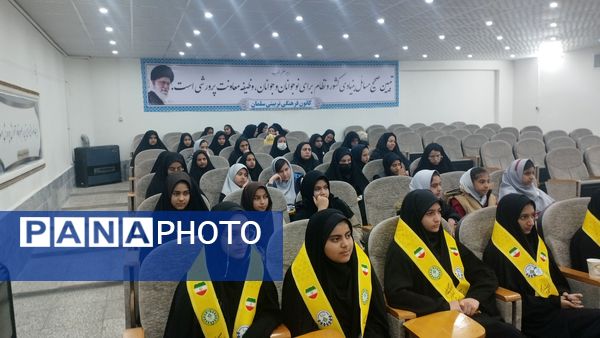 همایش خبرنگاران پیام آوران فجر و امید در شهرستان خلیل‌آباد