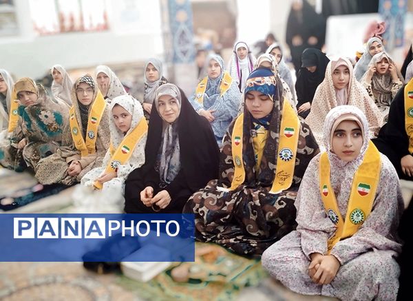 حضور پرشور دانش‌آموزان لرستانی در مراسم اعتکاف 