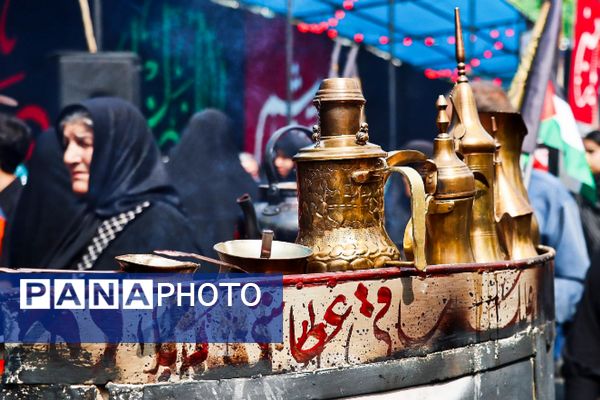 برپایی موکب های مختلف در مسیر پیاده روی اربعین در ناحیه دو شهرری 