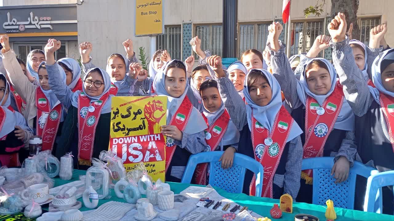 حضور پرشور نسل دهه‌هشتادی و نودی در راهپیمایی ۱۳ آبان