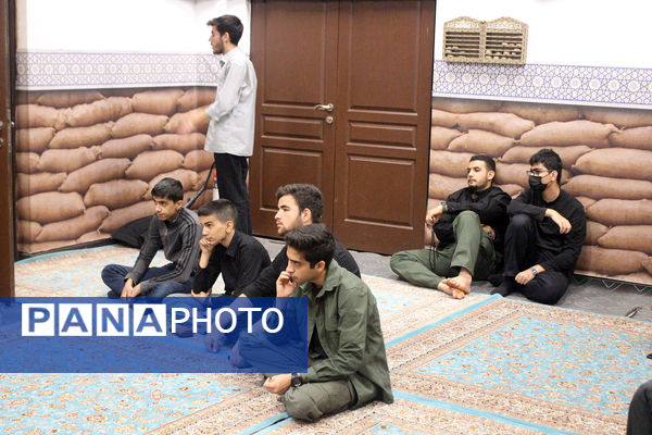 حال و هوای حضور نوجوانان در معراج الشهدای گمنام استان قم