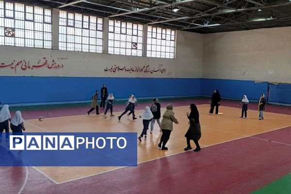 مسابقه ورزشی «مادر دختری » طرح شهید خرازی در قرچک