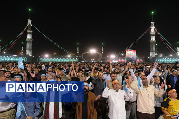 جشن آغاز امامت حضرت مهدی(عج) در مسجد جمکران