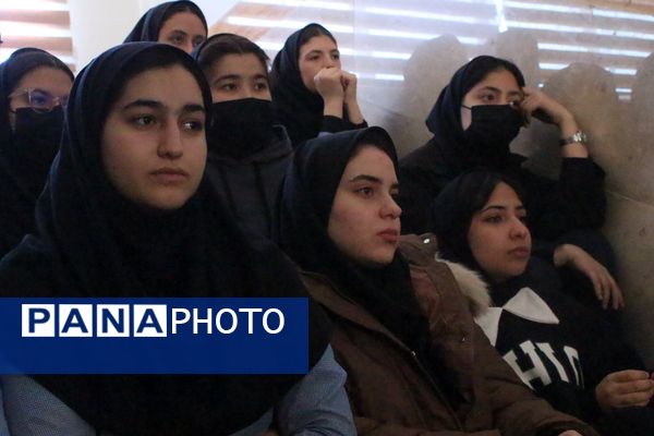 آوای غریب مهتاب؛ مرثیه‌ای برای بضعه الرسول در دبیرستان‌ولایت بهارستان‌دو