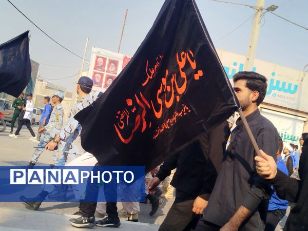 حضور پرشور مردم و دانش‌آموزان بندر لنگه در مراسم ۱۳ آبان