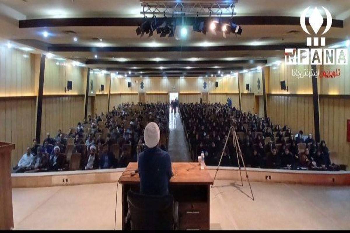 معلمان سربازان خط مقدم جنگ شناختی هستند