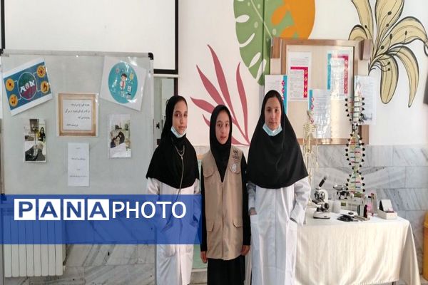 گرامیداشت روز آزمایشگاه در آموزشگاه شهید مجید دهنوی نیشابور