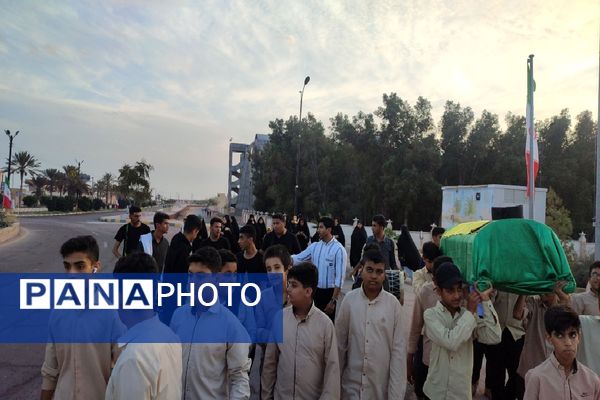 حرکت خودجوش نوجوانان بوموسی به‌مناسبت تشییع و خاکسپاری نمادین شهید نصرالله