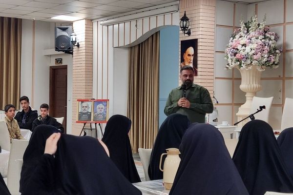 گفتگوی صمیمانه فرماندهان واحد های بسیج دانش آموزی