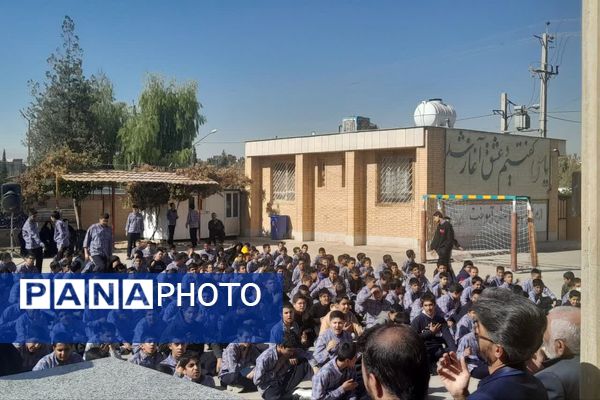 مراسم دهه فاطمیه و توزیع نذری 