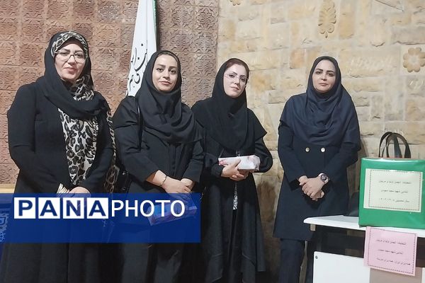برگزاری انتخابات انجمن اولیا و مربیان در دبستان شهید مجید مجیدی ناحیه دو شهرری 