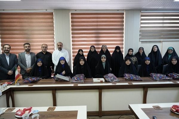دختران نعمت و هدیه ای از جانب خداوند هستند که به خانواده عطا می‌شود

