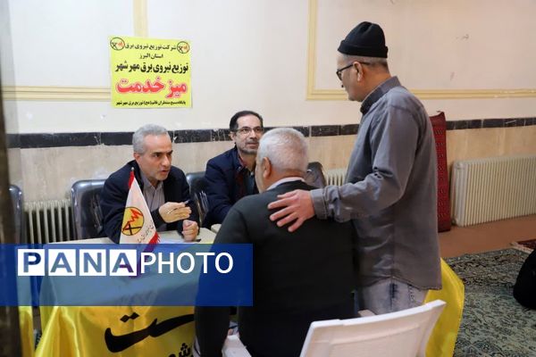 نهج‌البلاغه‌خوانی نماز‌گزاران کمالشهر پیش از خطبه‌های نماز 