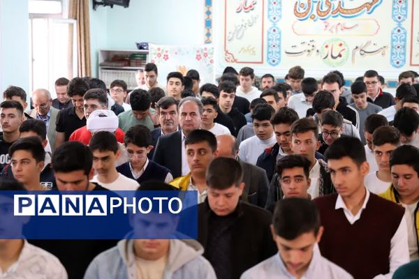 آیین نواخته شدن زنگ نماز در مدارس آذربایجان شرقی با حضور معاون آموزش متوسطه وزارت آموزش و پرورش