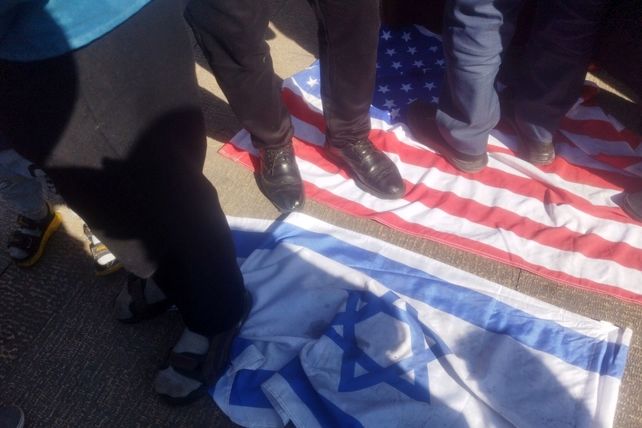 تعداد عکس ها کم است/////////////////////طنین فریاد مرگ بر آمریکا  دانش‌آموزان استان فارس 