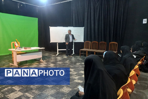 برگزاری کلاس‌های خبرنگاری ویژه هفته بسیج با حضور مسئولان و اصحاب رسانه در شهرستان پیشوا
