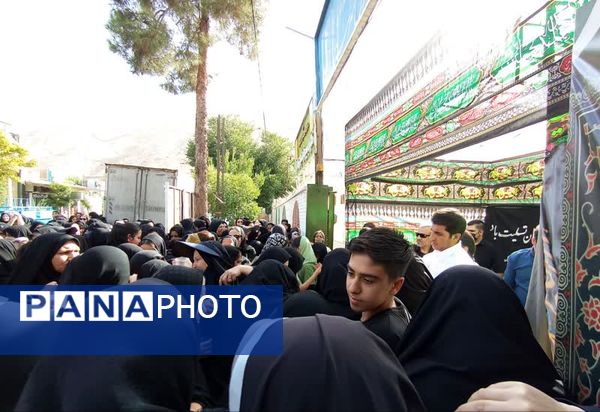 تجمع عاشقان حسینی در پیاده‌روی جاماندگان اربعین 