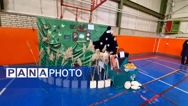 پخت نذری گرامیداشت ایام فاطمیه در دبیرستان دین و دانش مرند