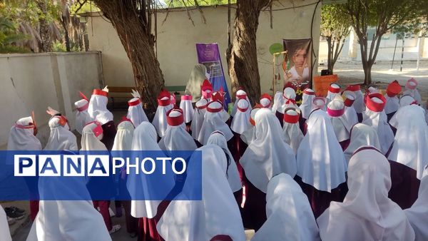 جشن عاطفه‌ها در دبستان مولوی فین؛ همدلی برای تداوم آموزش