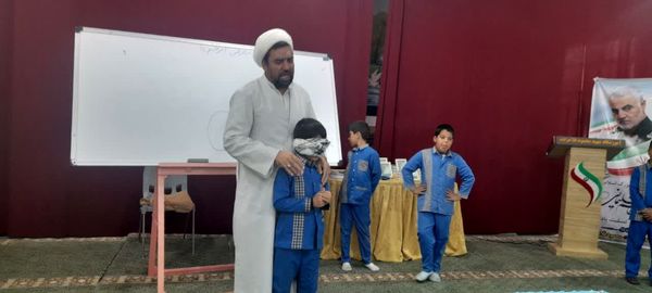 جشن قرآن در دبستان شهید فلاح‌زاده ابرکوه 
