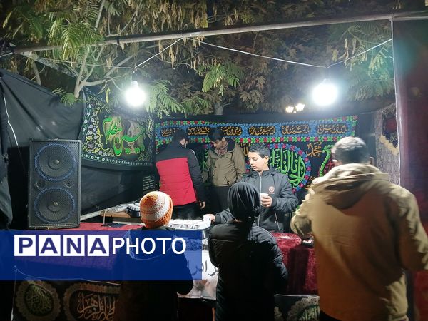 برپایی ایستگاه صلواتی توسط مسجد امام سجاد (ع) در شهرستان خلیل‌آباد 