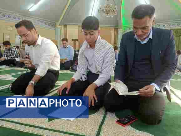  یادواره شهید و تقدیر از معلمان و دانش‌آموزان فعال در دبیرستان سما کاشمر