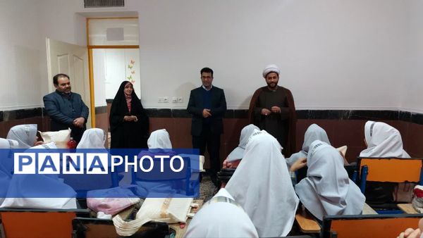 جشن عبادت دانش‌آموزان دختر در کانون فرهنگی تربیتی عاطفه شهرستان کاشمر 