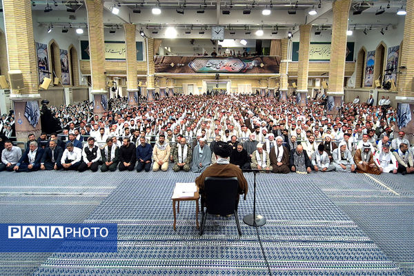 دیدار هزاران نفر از بسیجیان با رهبر معظم انقلاب