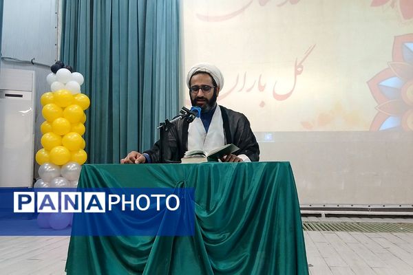 اعزام دانش‌آموزان دختر مدارس کهریزک به اردوی راهیان نور