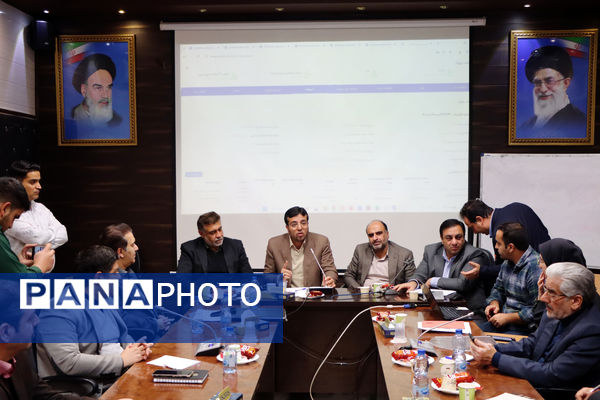 برگزاری نشست خبری مدیرکل راه و شهرسازی استان یزد و مدیران دستگاه‌های متولی مسکن