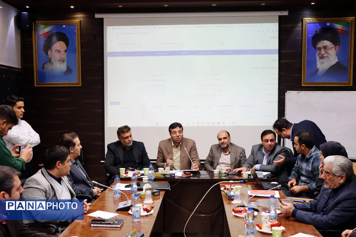 برگزاری نشست خبری مدیرکل راه و شهرسازی استان یزد و مدیران دستگاه‌های متولی مسکن