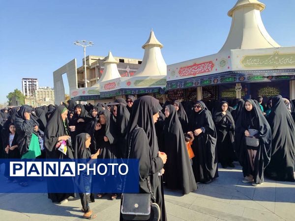 راهپیمایی خانوادگی گرامیداشت روز عفاف و حجاب در میدان شهدا مشهد 