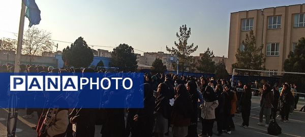 گذری برصبح‌گاه دبیرستان وکیلی ۹